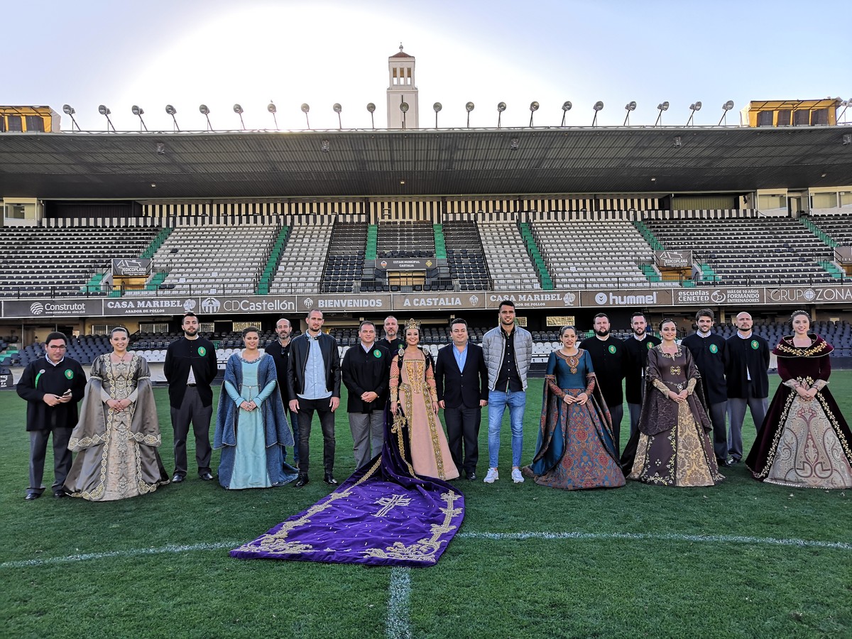 La Na Violant d´Hongria 2019 y su corte de honor visitan Castalia