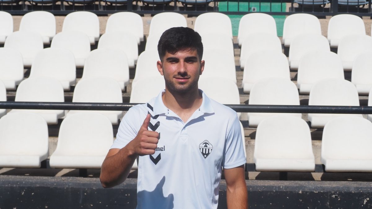 El CD Castellón renueva a Albert Núñez