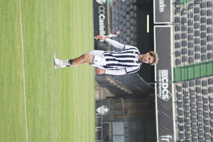 gallery-item