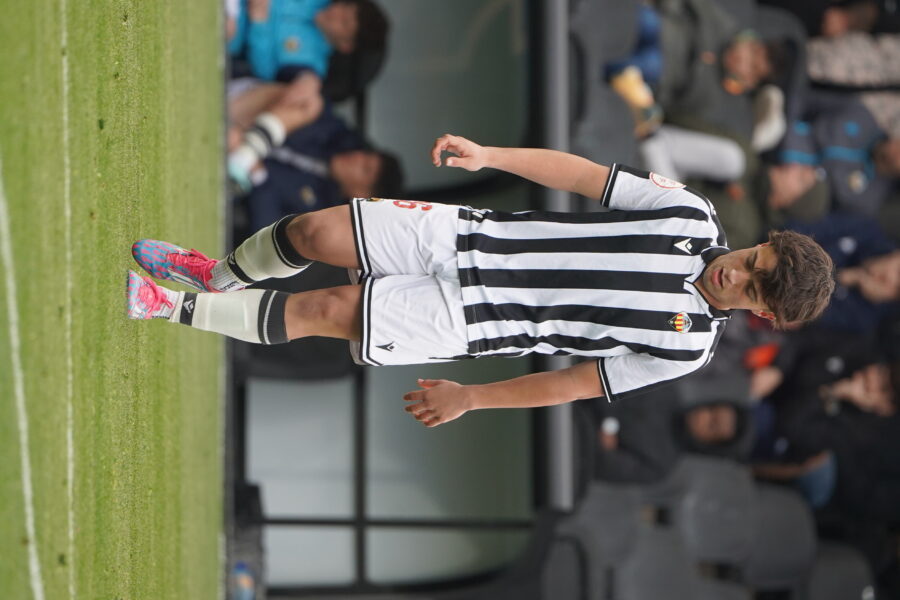 gallery-item