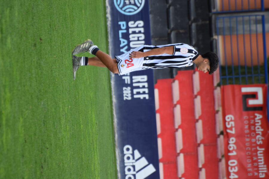 gallery-item