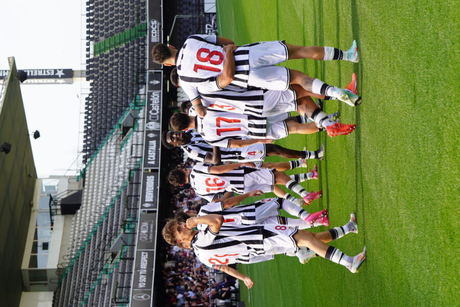gallery-item