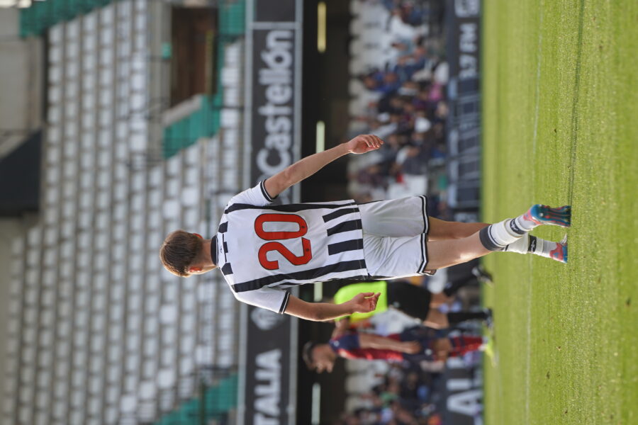 gallery-item
