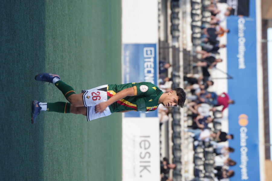 gallery-item