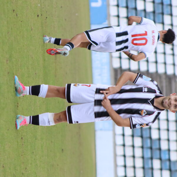 gallery-item