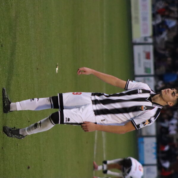 gallery-item
